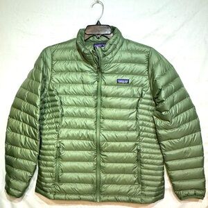 Patagonia Women's XL Green Down Sweater Puffer Jacket